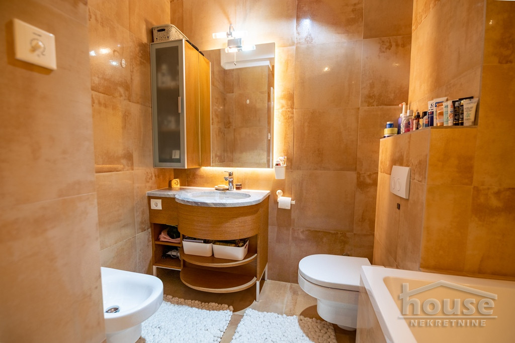 Višesoban stan na prodaju, Bulevar Oslobođenja, Novi Sad, 213m², 3. sprat, 617.700 €
