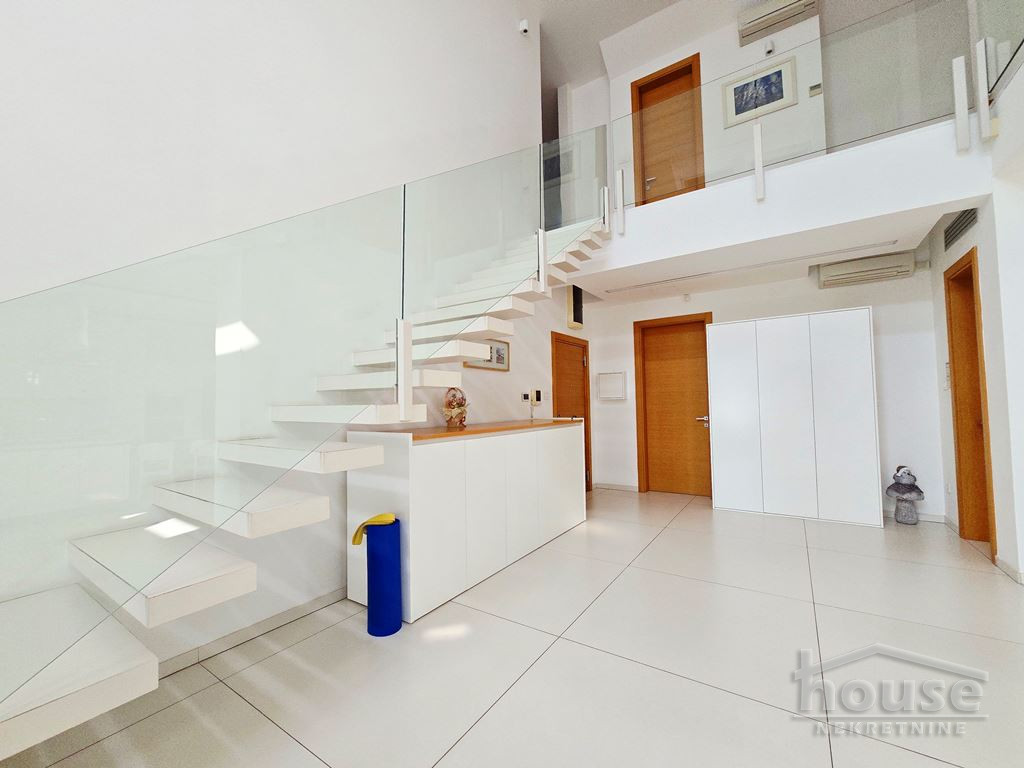 stanovi-7-pe-centar-1064638-fs9bk Višesoban stan na prodaju, Centar, Novi Sad, 352m², 5. sprat, 1.573.840 €