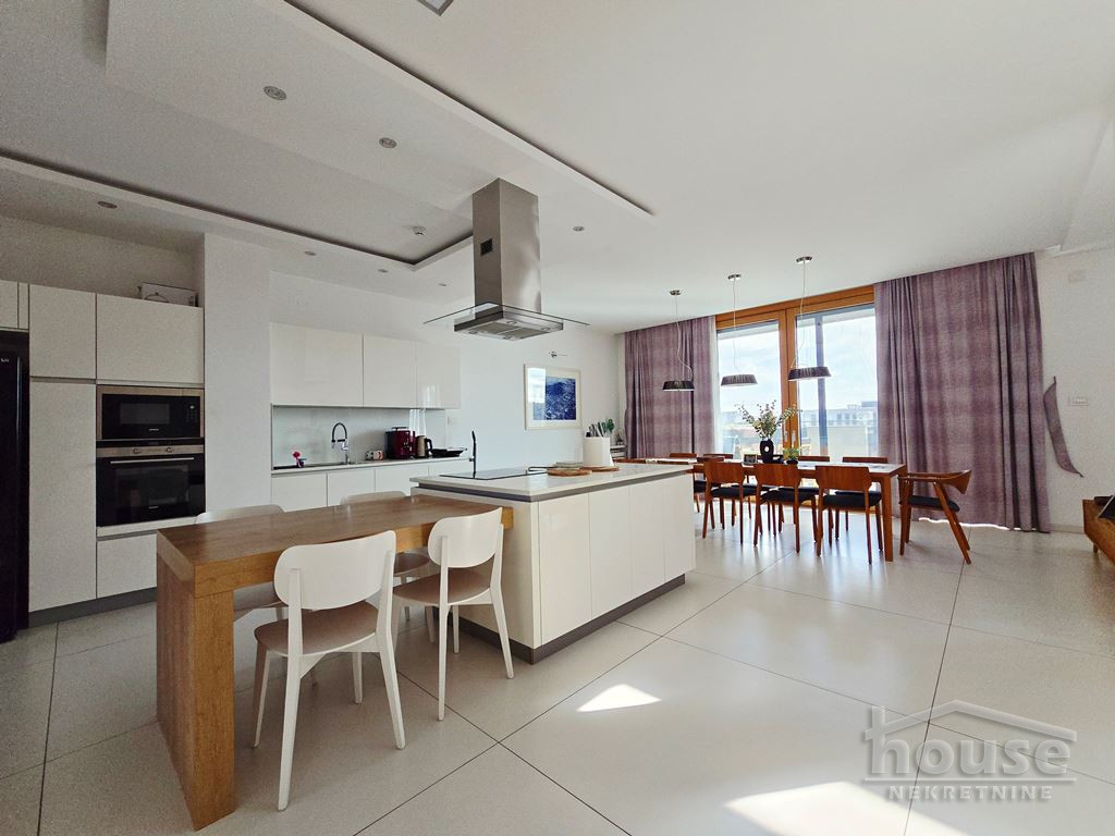 stanovi-7-pe-centar-1064638-gcylt Višesoban stan na prodaju, Centar, Novi Sad, 352m², 5. sprat, 1.573.840 €