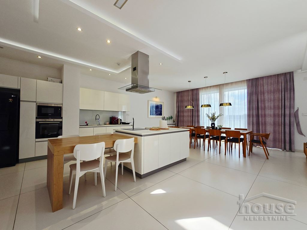 stanovi-7-pe-centar-1064638-t5xcc Višesoban stan na prodaju, Centar, Novi Sad, 352m², 5. sprat, 1.573.840 €