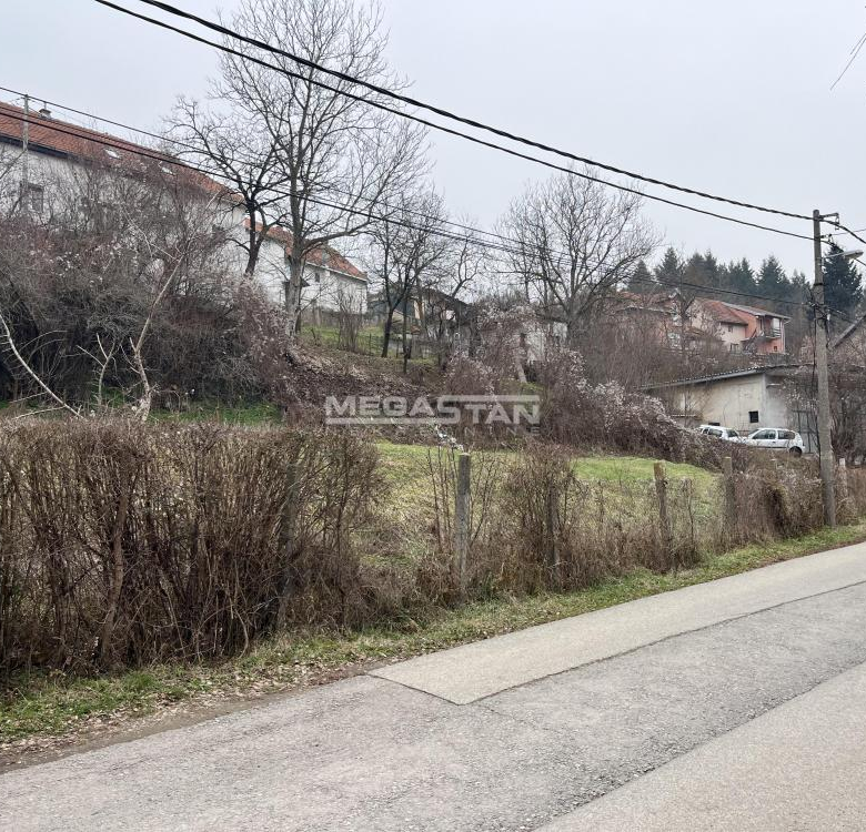 Banjica, uknjižen građevinski plac.