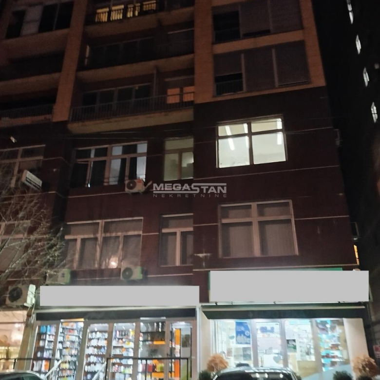 Poslovni prostor u Vojvode Stepe.