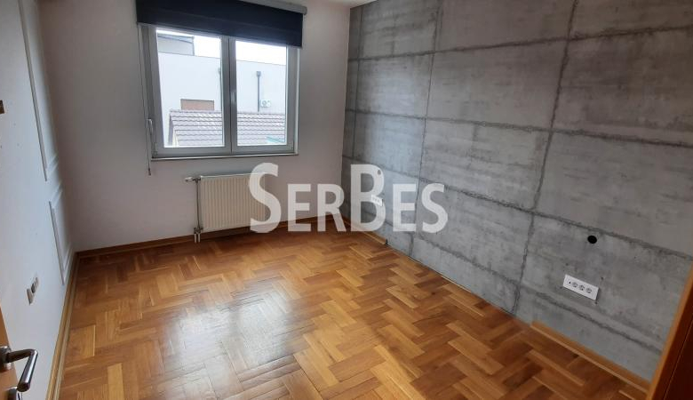 Lokal Izdavanje Novi Sad  146 m2