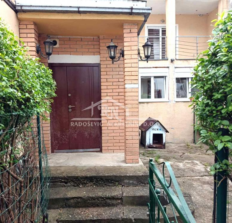 Petlovo brdo, 68m2 + dvorište, 50m2 – 115000 Evra! ID#1674.