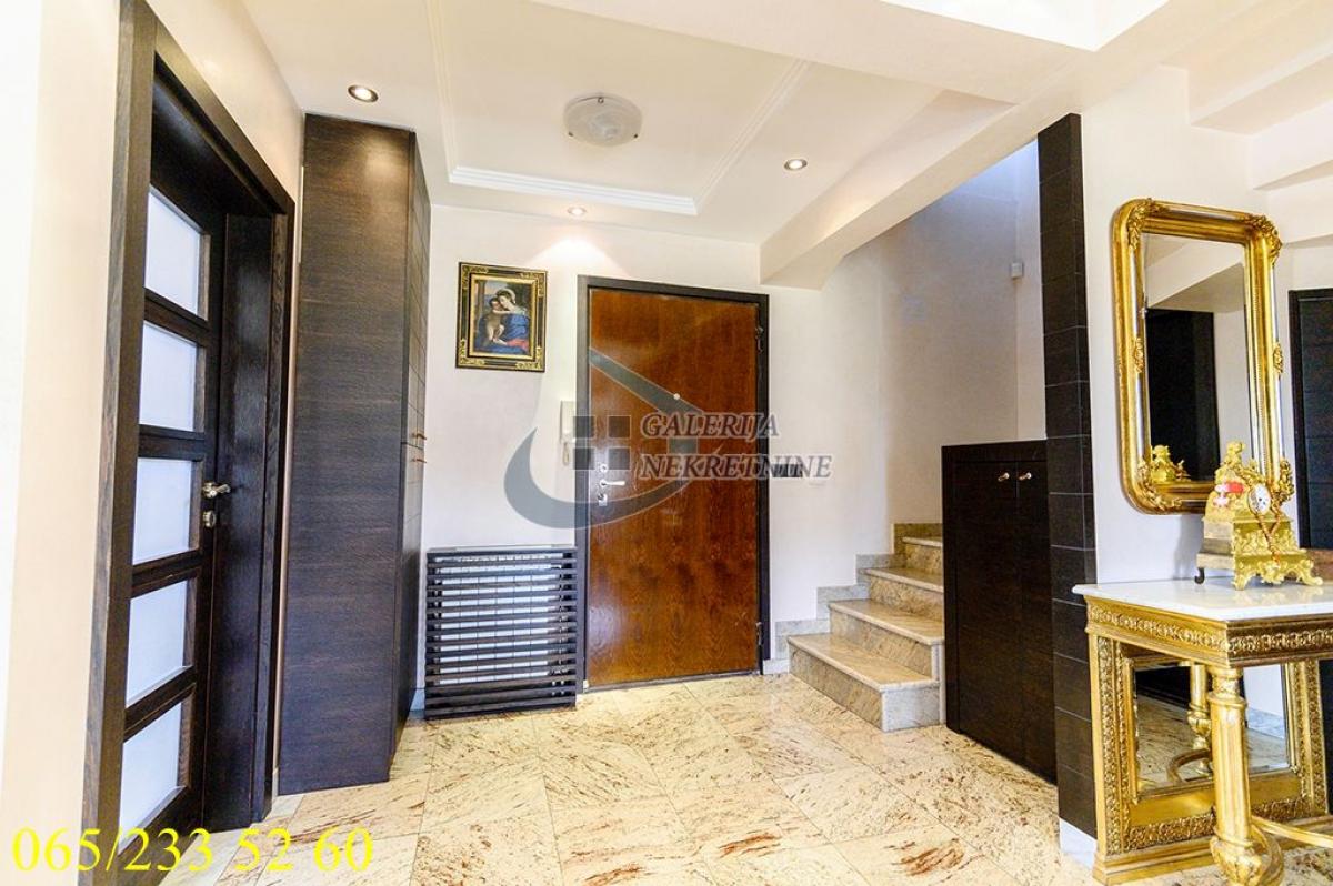 Trosoban stan na prodaju, Žarkovo, Beograd, 100m², 230.000 €