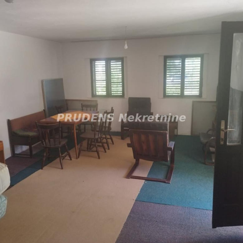 Kuća Prodaja Beograd Jakovo 200 m2