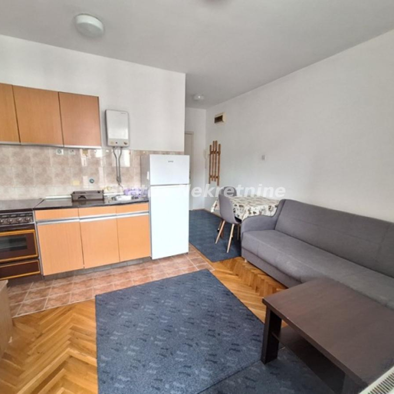 Stan Izdavanje Novi Sad  24 m2