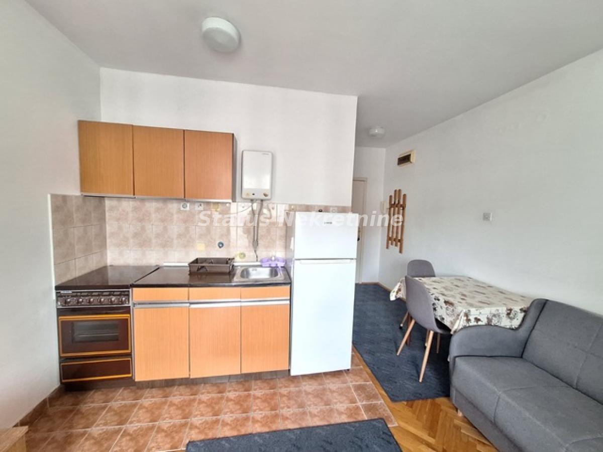 Stan Izdavanje Novi Sad  24 m2