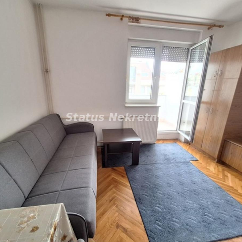 Stan Izdavanje Novi Sad  24 m2