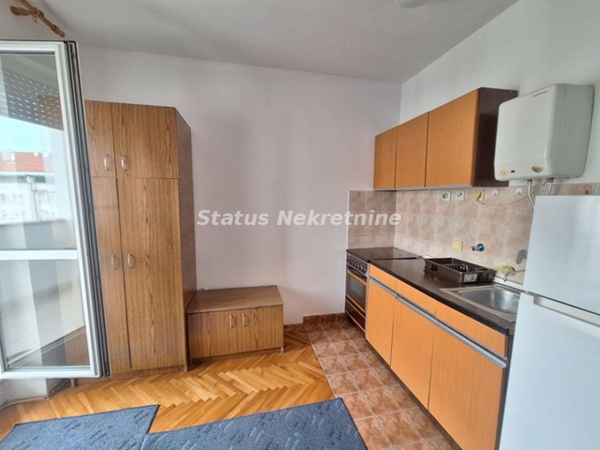 Stan Izdavanje Novi Sad  24 m2