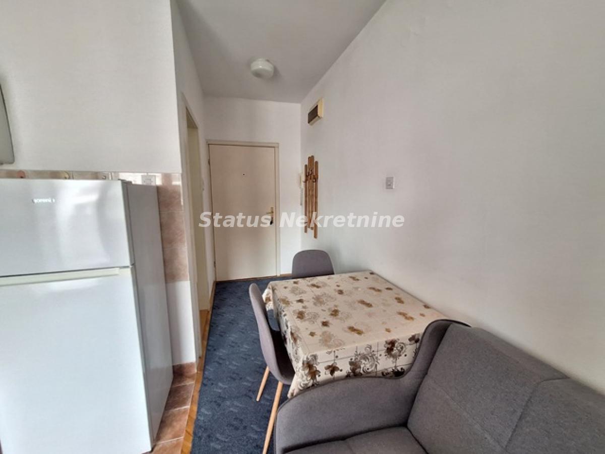 Stan Izdavanje Novi Sad  24 m2