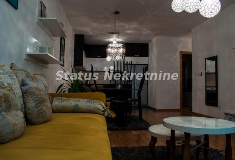 Stan Izdavanje Novi Sad  53 m2