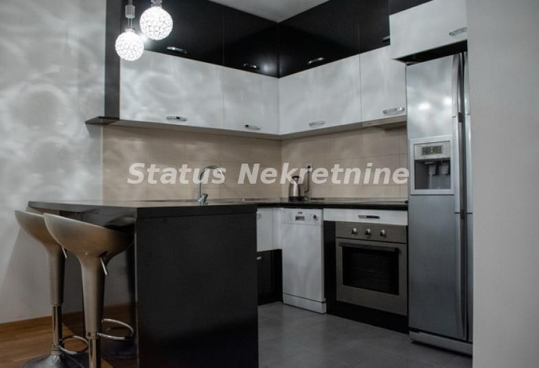 Stan Izdavanje Novi Sad  53 m2