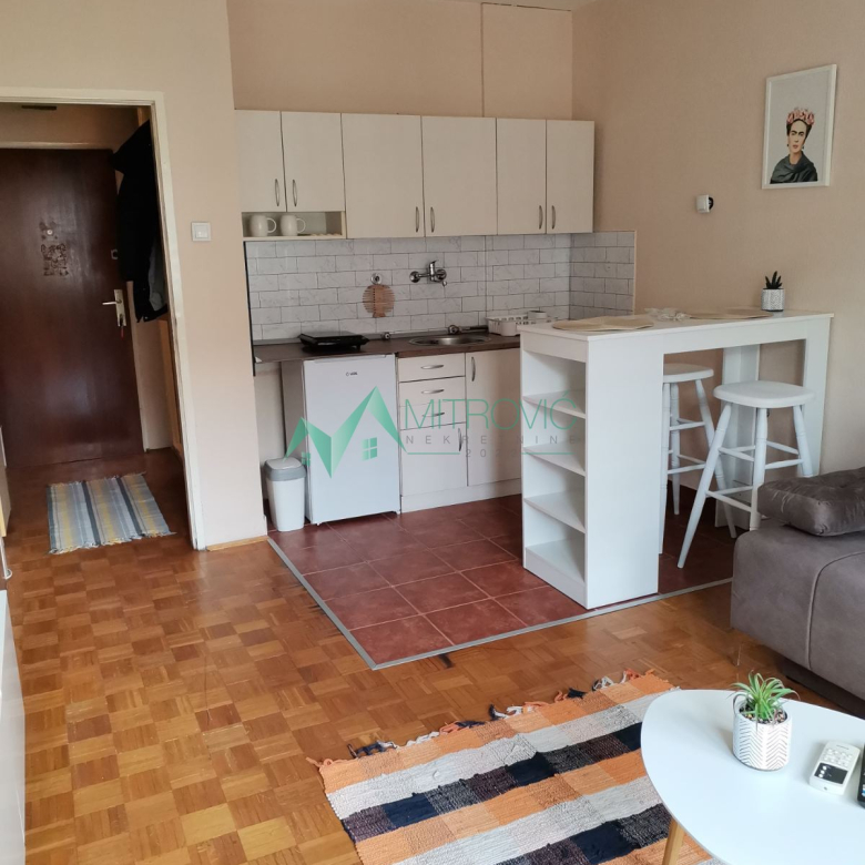 Stan Prodaja Novi Sad  22 m2