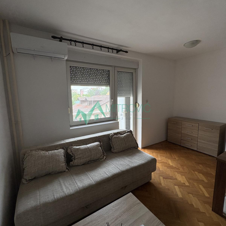 Stan Prodaja Novi Sad  25 m2