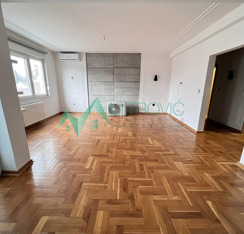 Lokal Prodaja Novi Sad  146 m2
