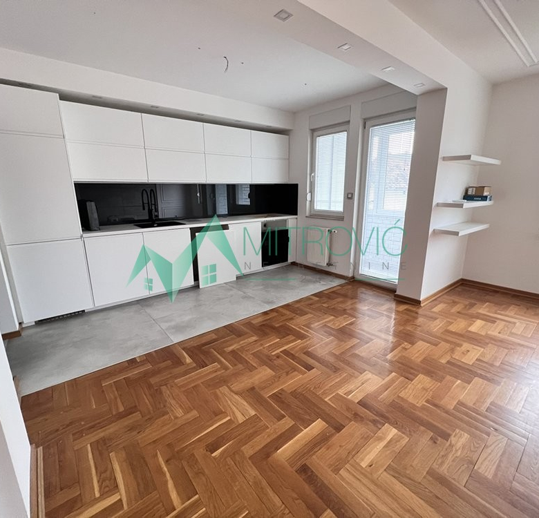 Lokal Prodaja Novi Sad  146 m2
