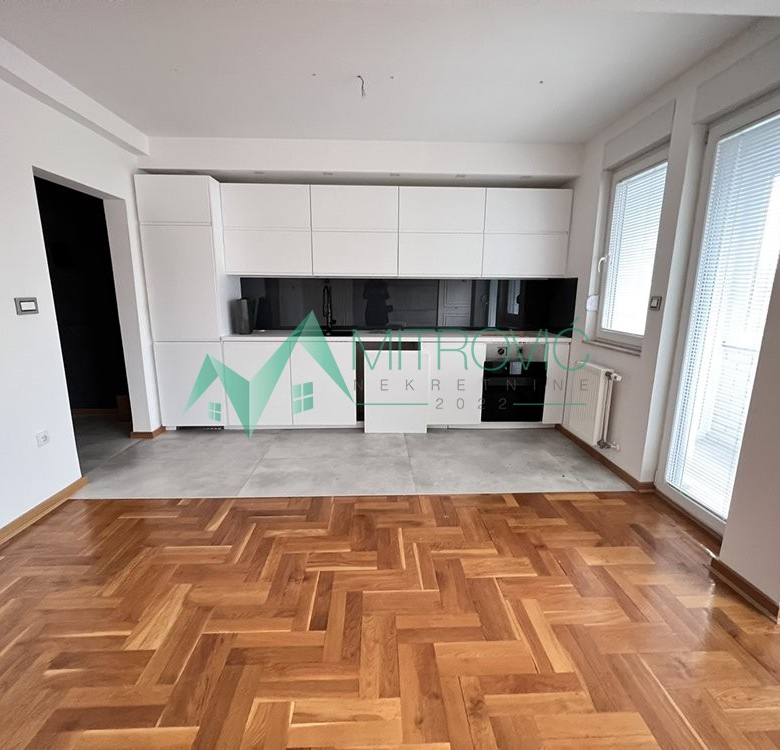 Lokal Prodaja Novi Sad  146 m2