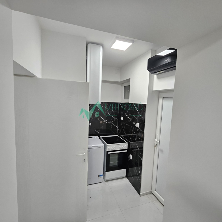 Stan Prodaja Novi Sad  45 m2