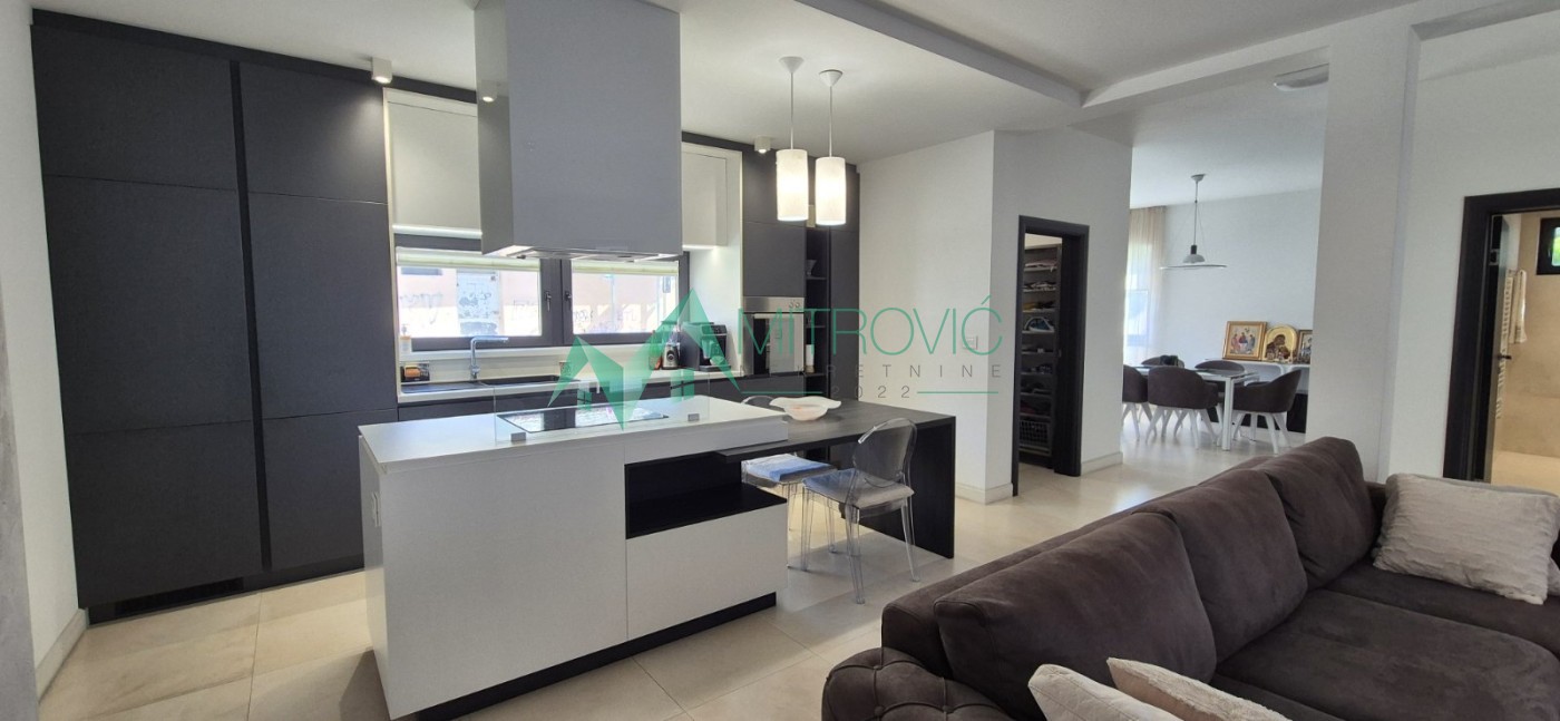 Kuća Prodaja Petrovaradin Kuća Prodaja Petrovaradin 172 m2