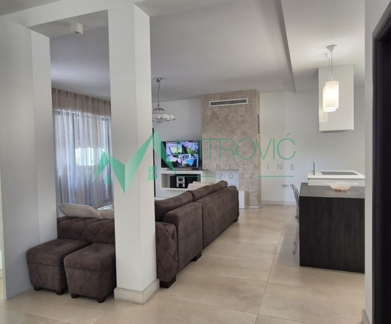 Kuća Prodaja Petrovaradin  172 m2