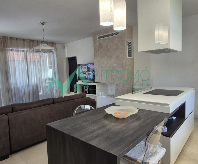 Kuća Prodaja Petrovaradin  172 m2
