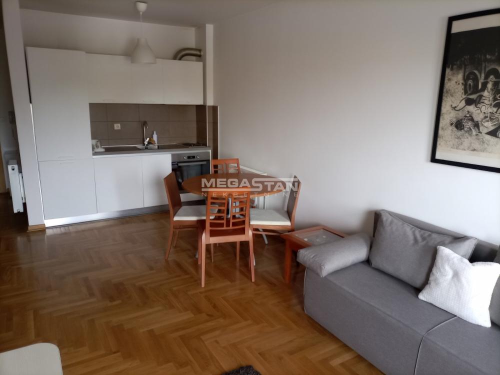 Stan Izdavanje Beograd Mali Mokri Lug 43 m2