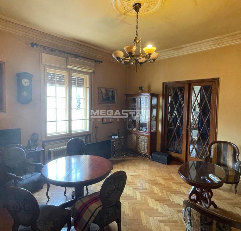 Trosoban salonac, Krunska.