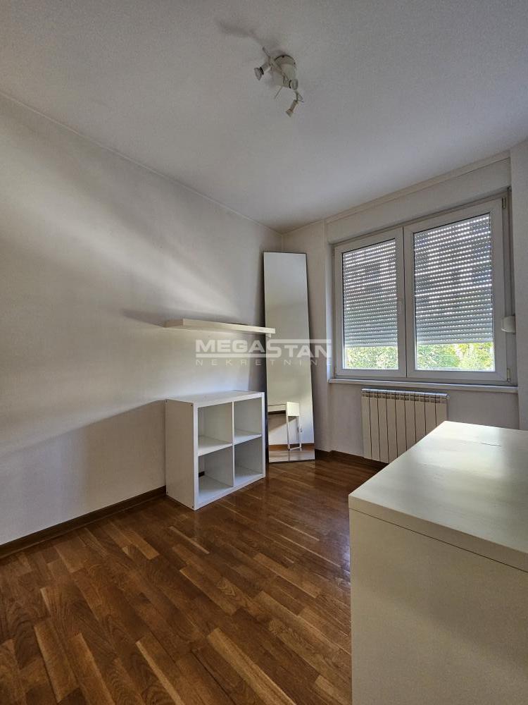 108100383-13-20260813165537 Trosoban stan na prodaju, Lekino Brdo, Beograd, 81m², 1. sprat, 307.800 €