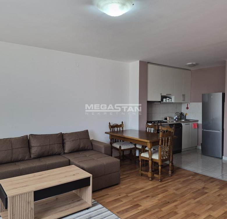 Stan Izdavanje Beograd Mali Mokri Lug 55 m2