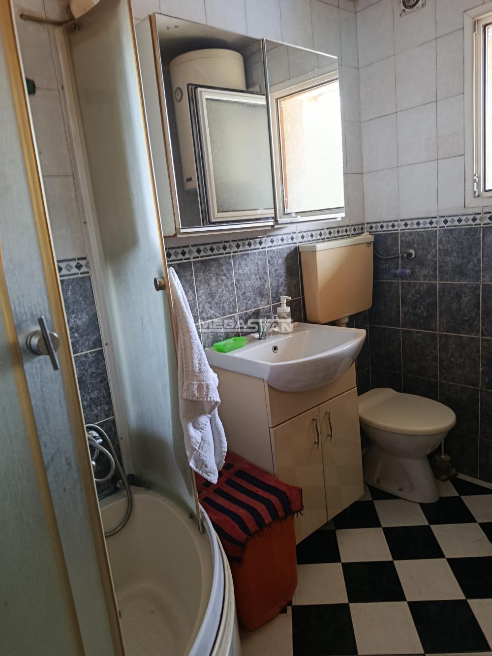 Kuća za izdavanje, Borča, Beograd, 83m², 500 €/mes