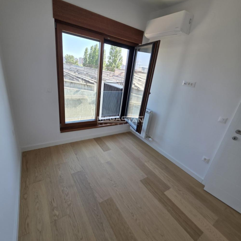 Stan Izdavanje Beograd Blok 64 44 m2