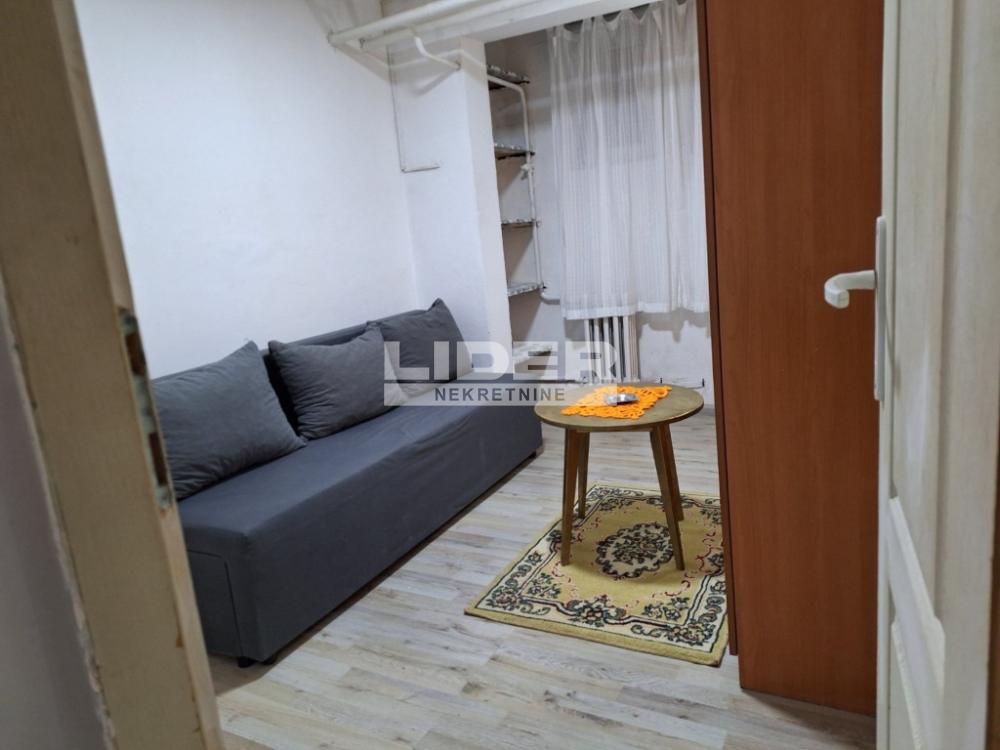 Stan Izdavanje Beograd Kanarevo Brdo 47 m2
