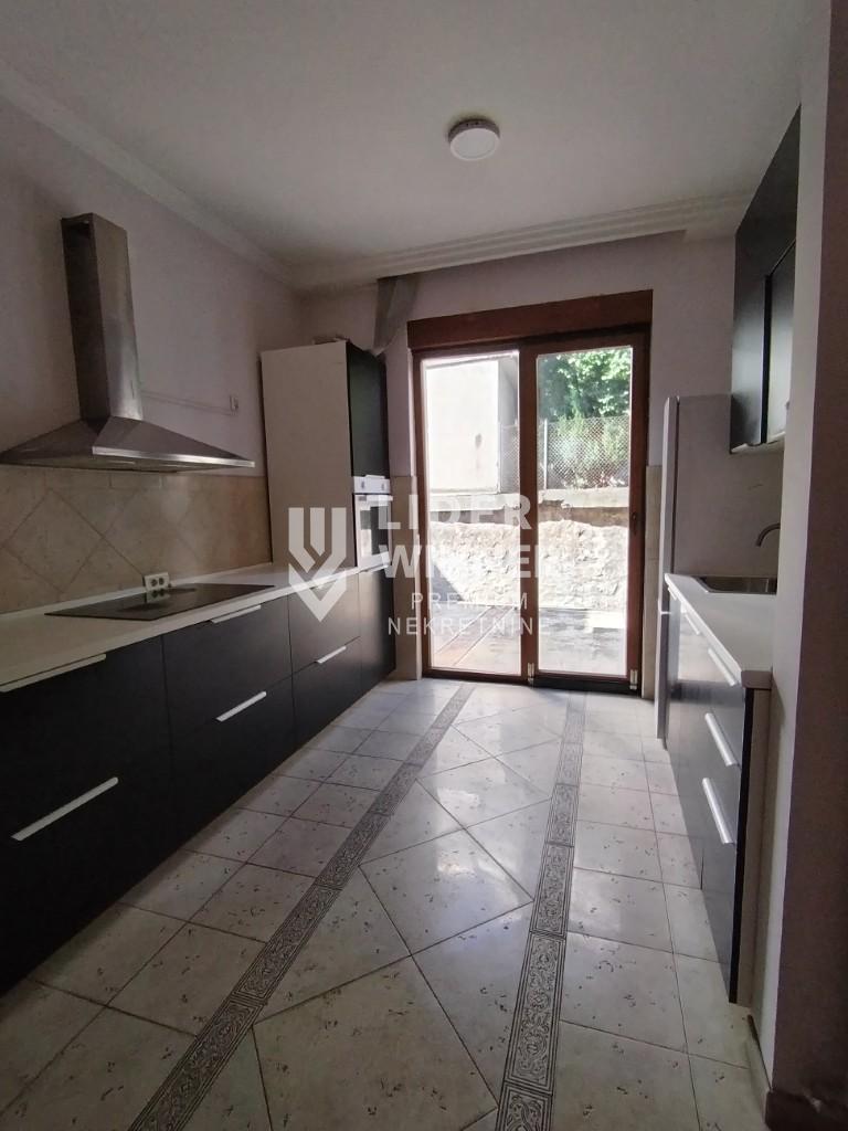 Kuća Izdavanje Beograd Lekino Brdo 500 m2