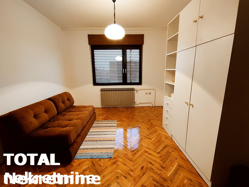 Kuća Prodaja Novi Sad  300 m2