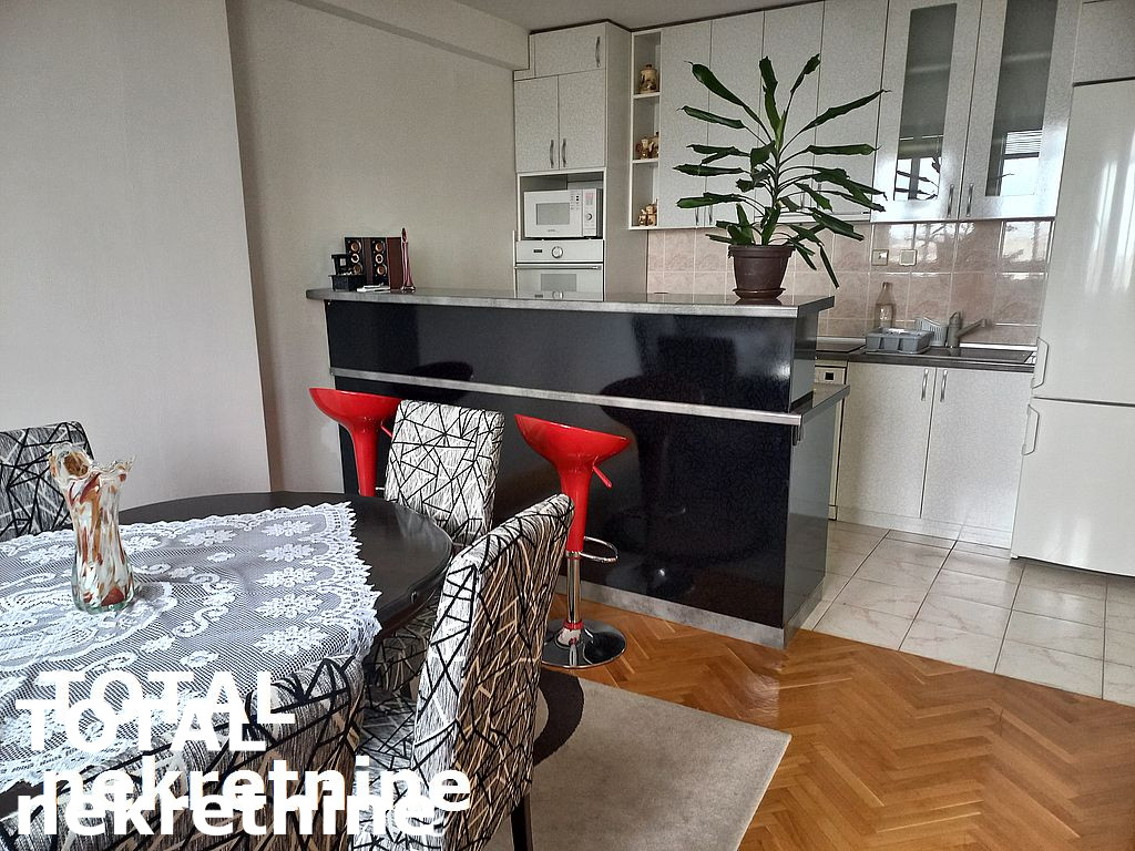 20220419_125251 Trosoban stan na prodaju, Bulevar Oslobođenja, Novi Sad, 101m², 288.400 €