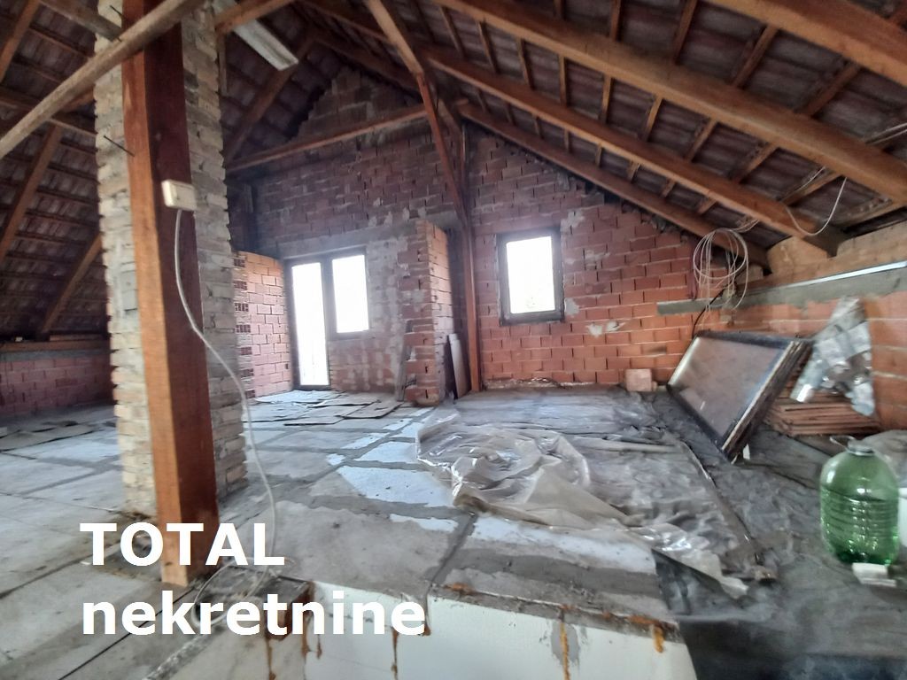 Kuća na prodaju, Ledinci, Novi Sad, 210m², 270.890 €