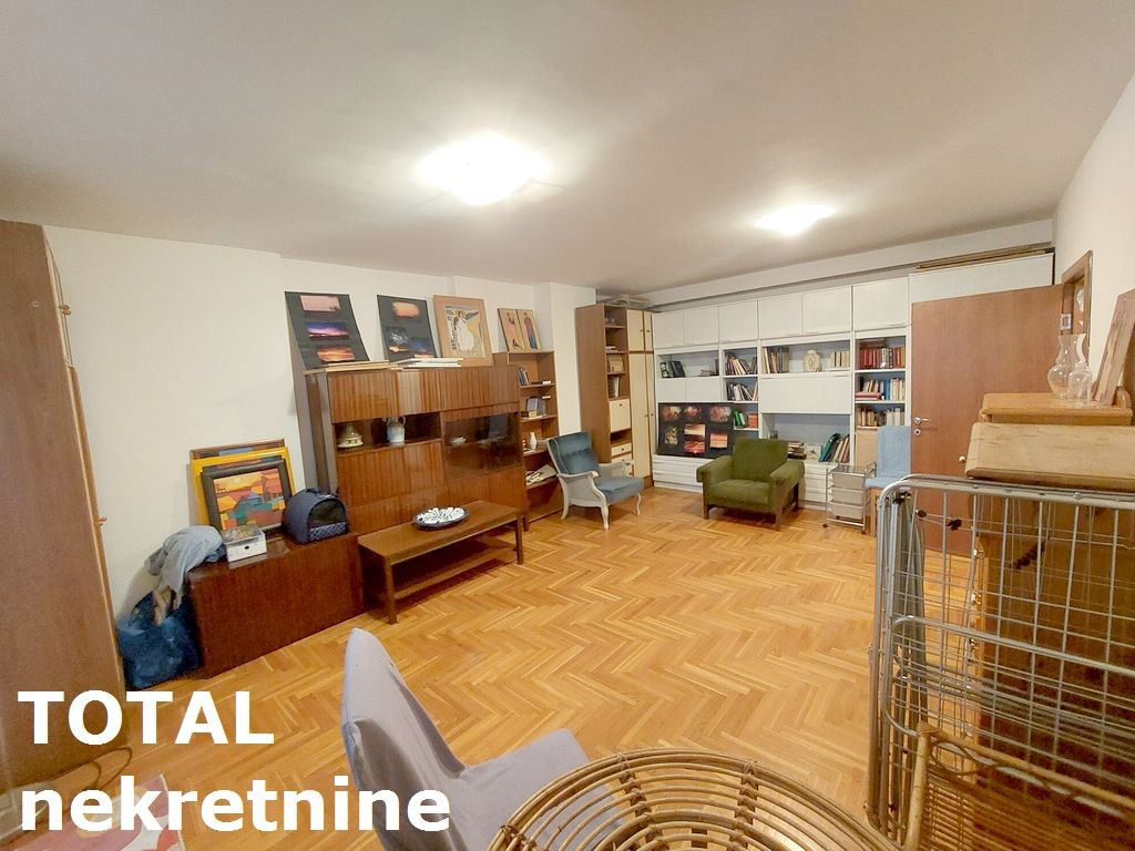 20230310_170532 Četvorosoban stan na prodaju, Bulevar Evrope, Novi Sad, 106m², 195.000 €
