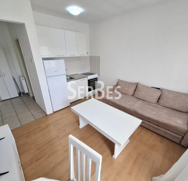 Stan Izdavanje Novi Sad  27 m2