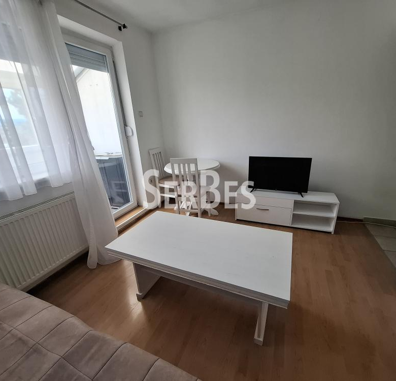 Stan Izdavanje Novi Sad  27 m2