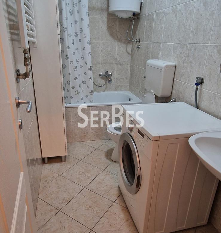 Stan Izdavanje Novi Sad  29 m2