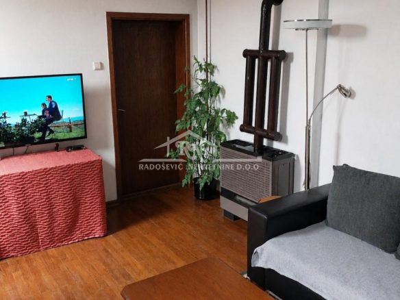 Kuća na prodaju, Novi Banovci, Stara Pazova, 410m², 250.000 €