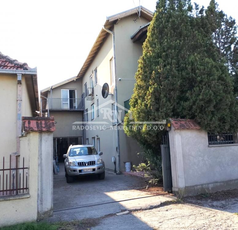 Lokal Izdavanje Pećinci  555 m2