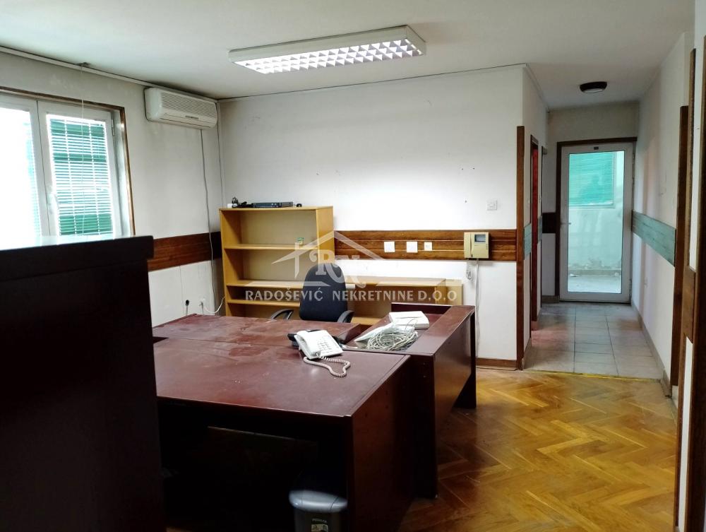 Lokal Izdavanje Pećinci Lokal Izdavanje Pećinci 555 m2