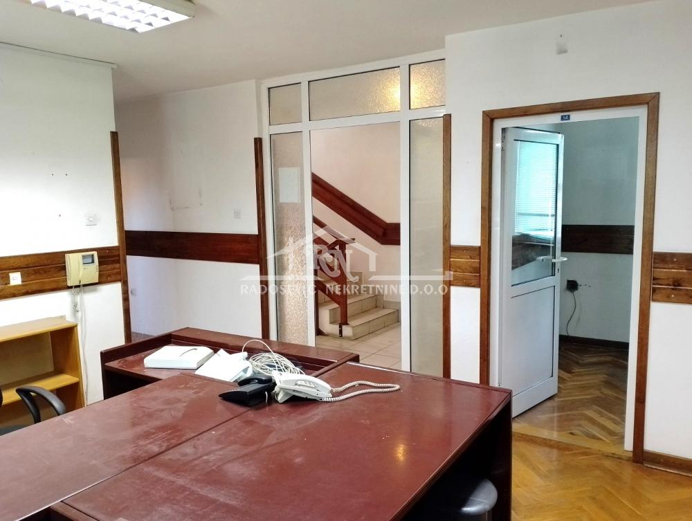 Lokal Izdavanje Pećinci Lokal Izdavanje Pećinci 555 m2