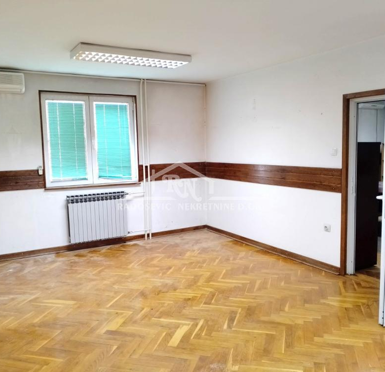 Lokal Izdavanje Pećinci  555 m2