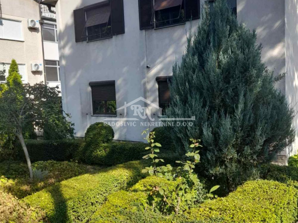 Stan Izdavanje Beograd Banovo Brdo 90 m2