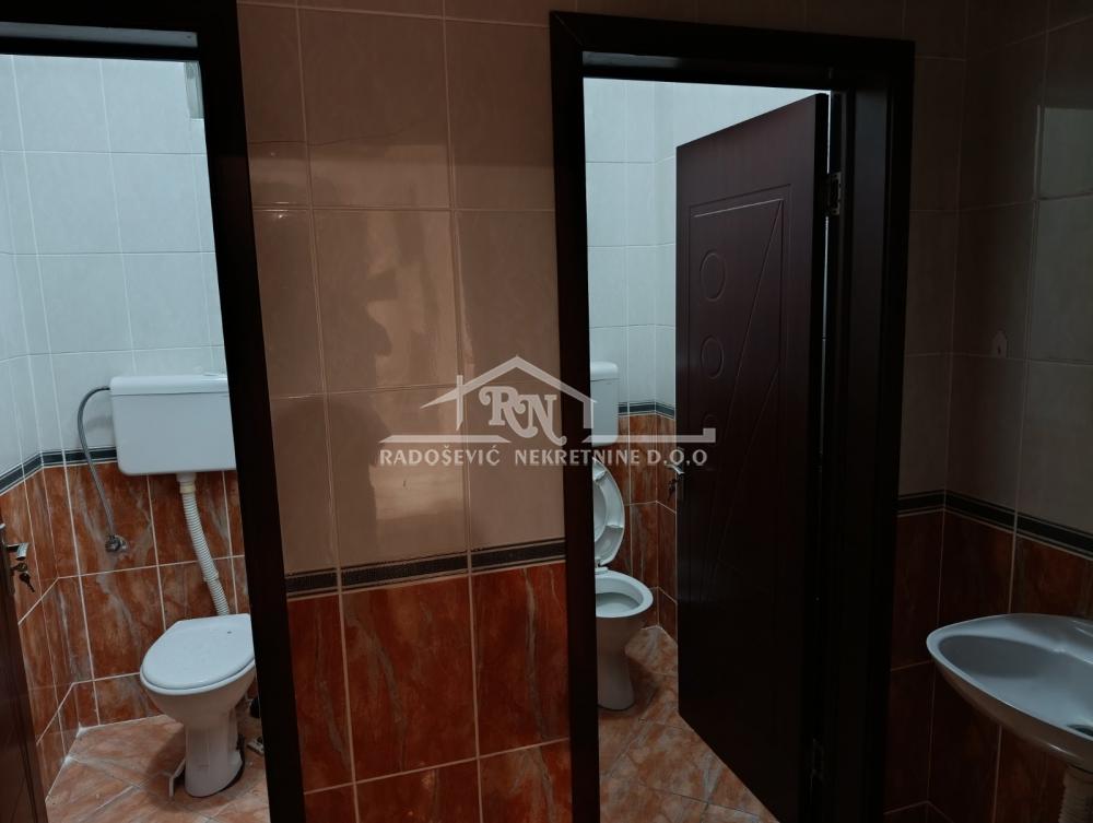 Lokal Izdavanje Beograd Petlovo Brdo 180 m2