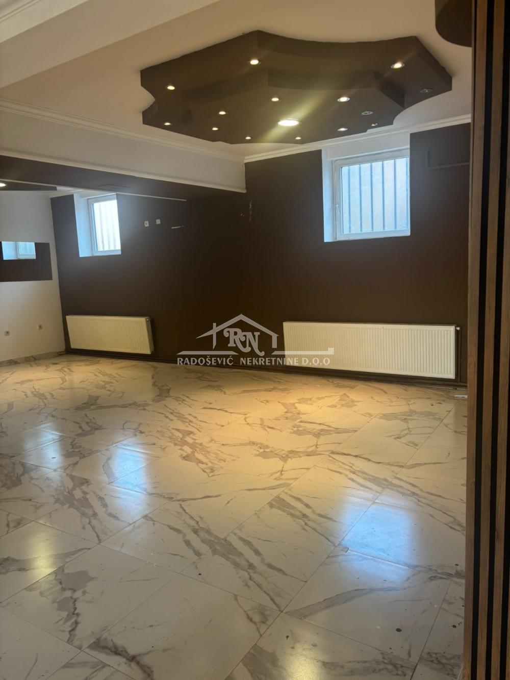 Lokal Izdavanje Beograd Petlovo Brdo 180 m2