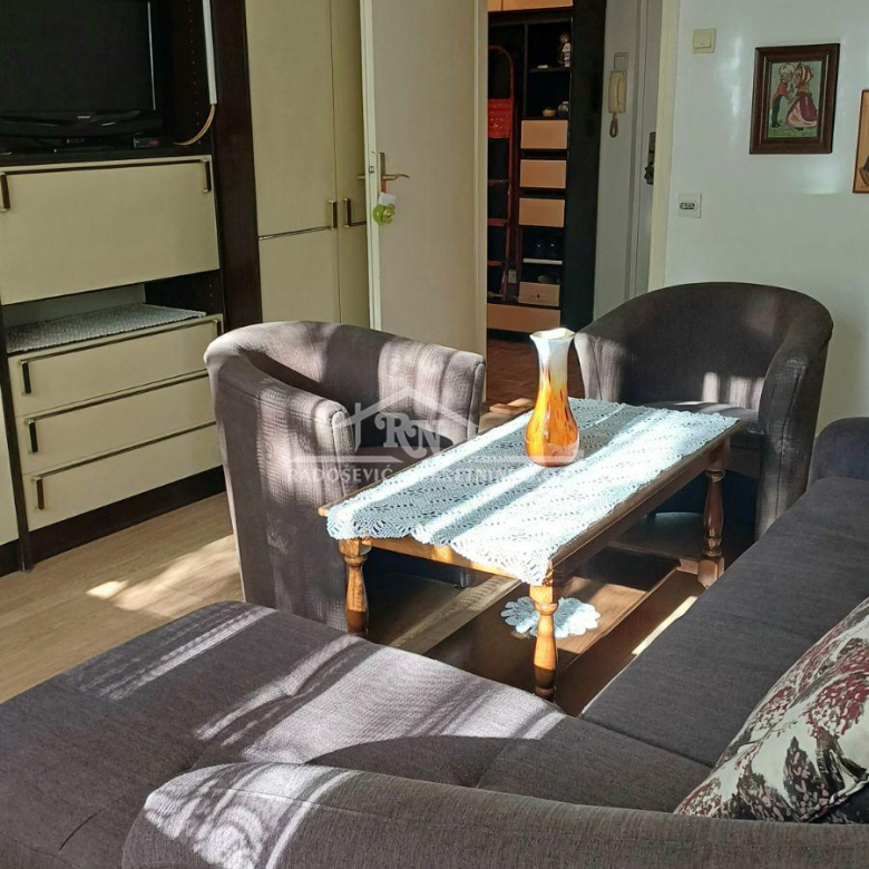 Stan Izdavanje Beograd Banovo Brdo 40 m2